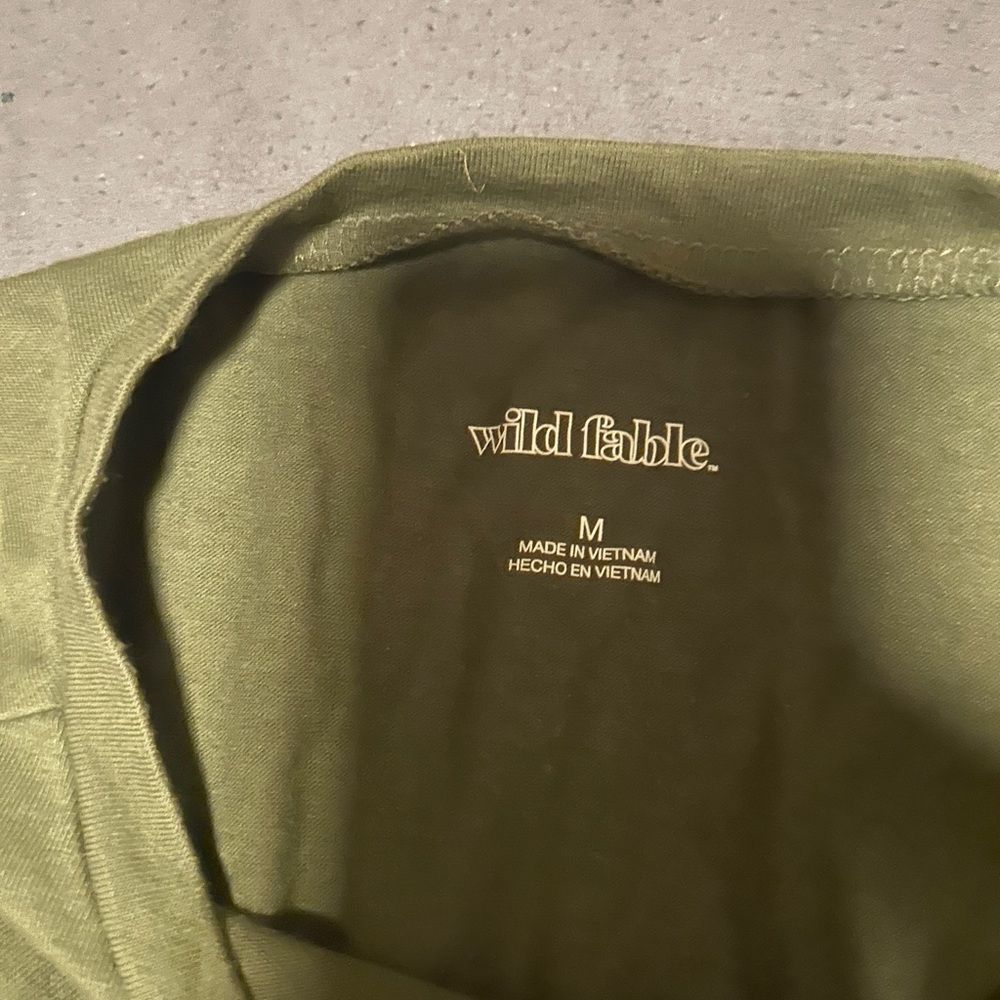 Green cropped  t-shirt